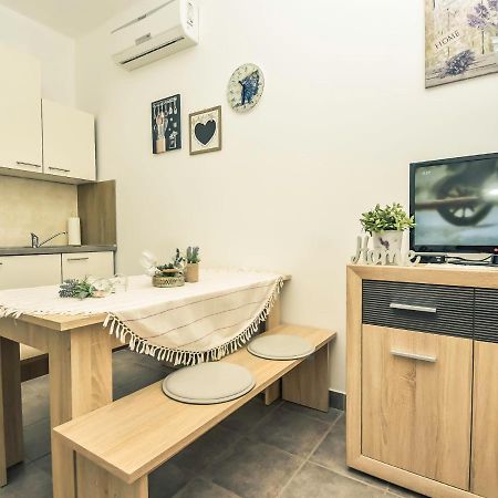 Apartments in Karlobag/Velebit Riviera 17083 Exterior foto