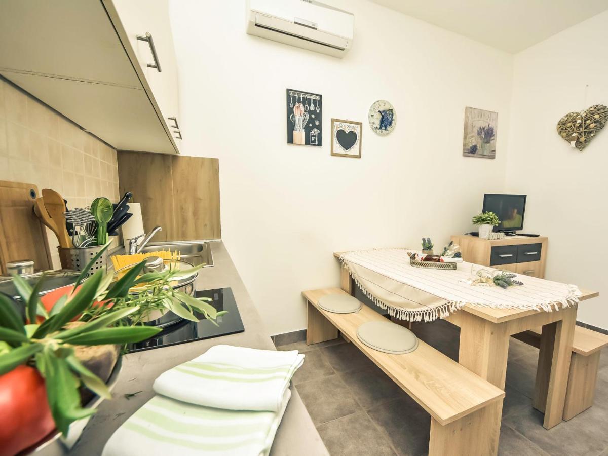 Apartments in Karlobag/Velebit Riviera 17083 Exterior foto