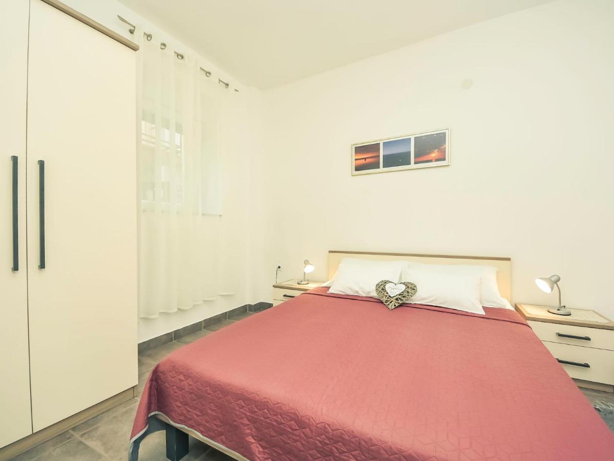 Apartments in Karlobag/Velebit Riviera 17083 Exterior foto
